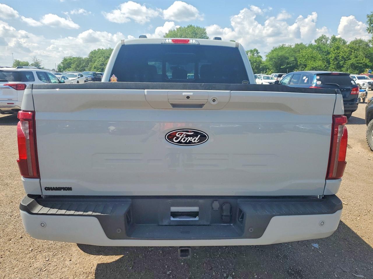 2024 FORD F150 XLT photo 16