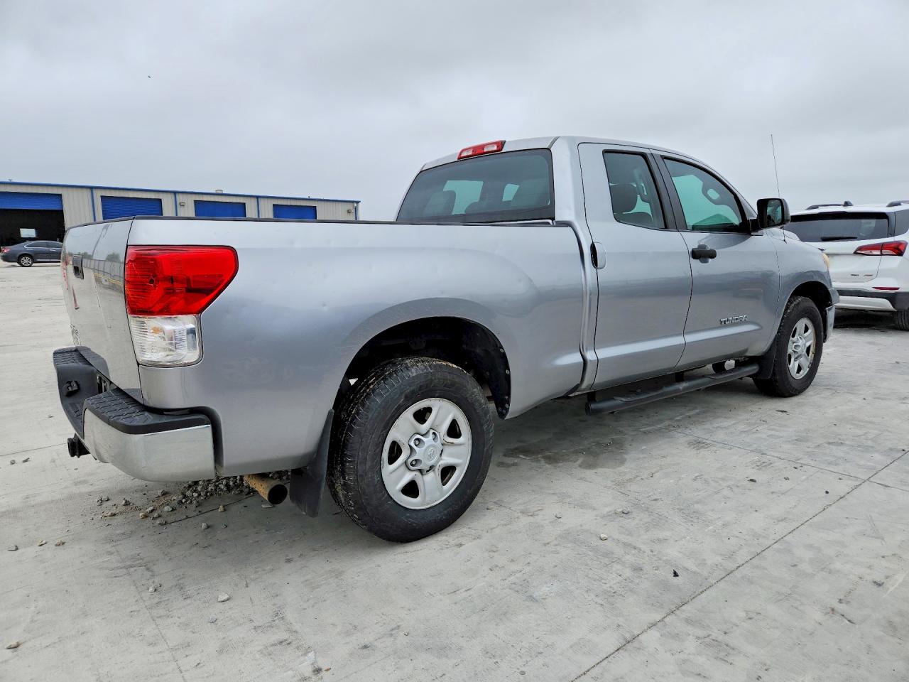 2010 TOYOTA TUNDRA DOUBLE CAB SR5 photo 5