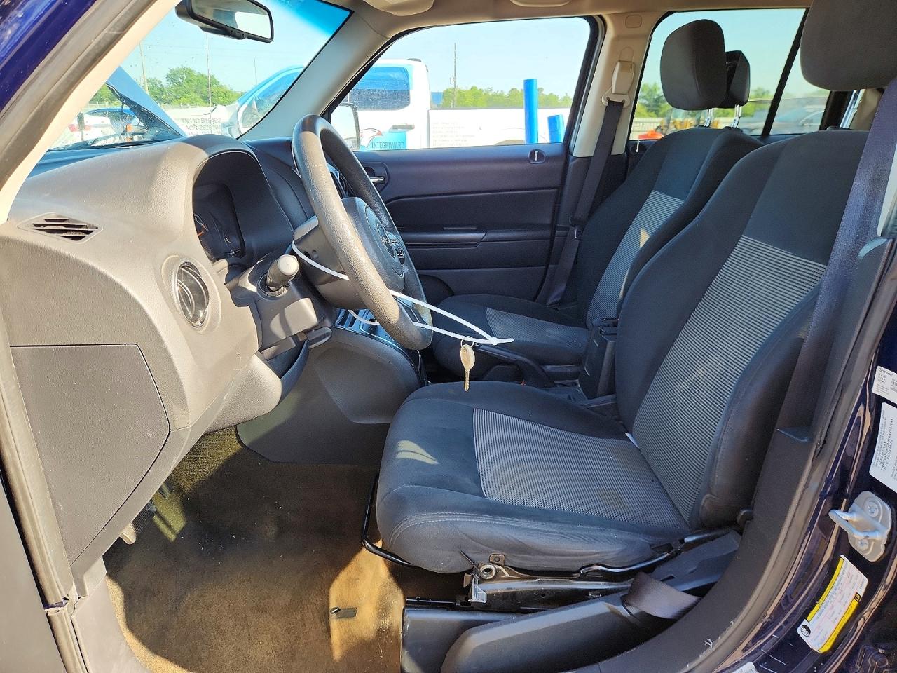 2014 JEEP PATRIOT photo 13