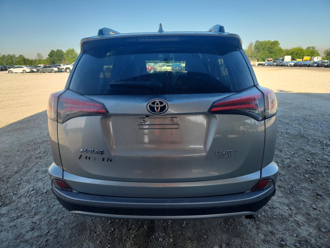 2017 TOYOTA RAV4 LIMITED photo 11