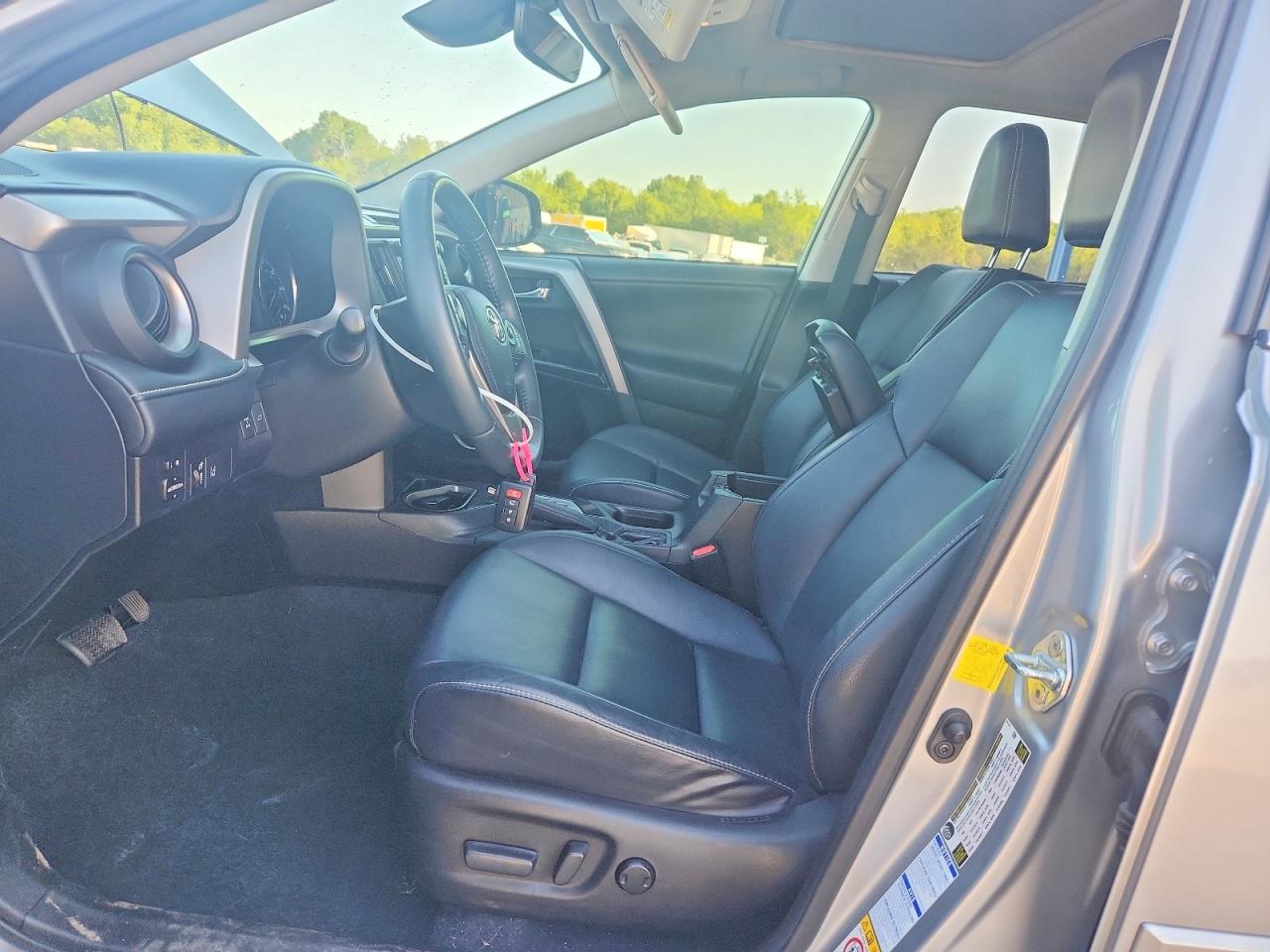 2017 TOYOTA RAV4 LIMITED photo 13