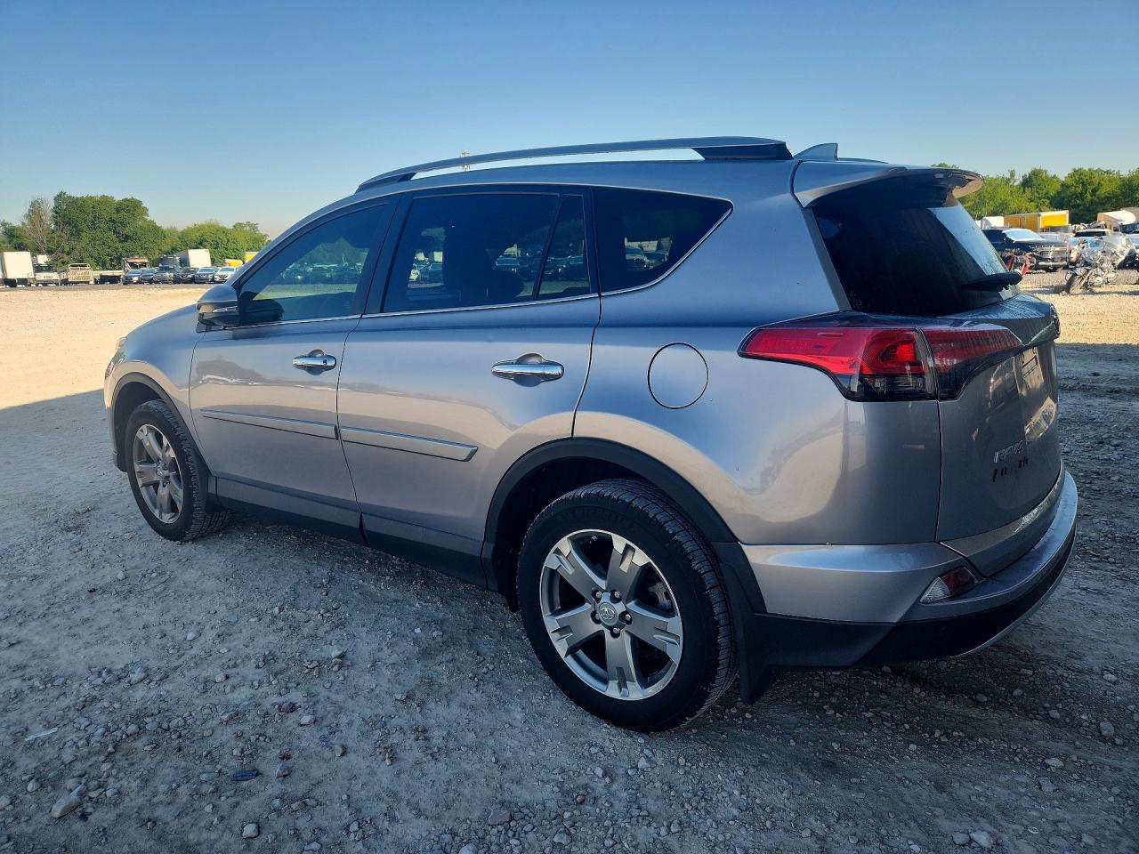 2017 TOYOTA RAV4 LIMITED photo 3