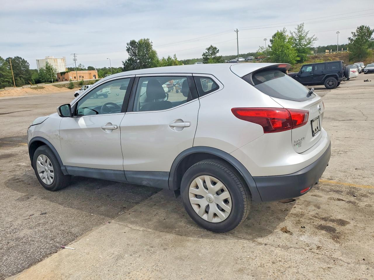 2019 NISSAN ROGUE SPORT S photo 2