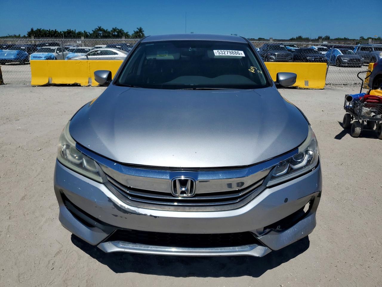 2017 HONDA ACCORD LX photo 9