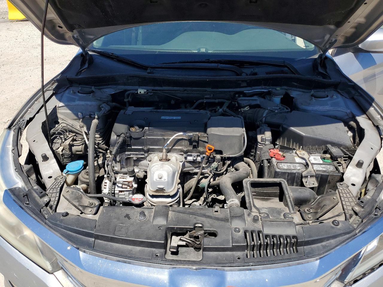 2017 HONDA ACCORD LX photo 21
