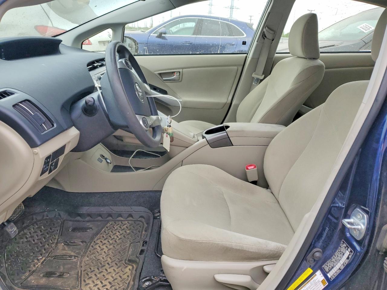 2012 TOYOTA PRIUS THREE photo 7