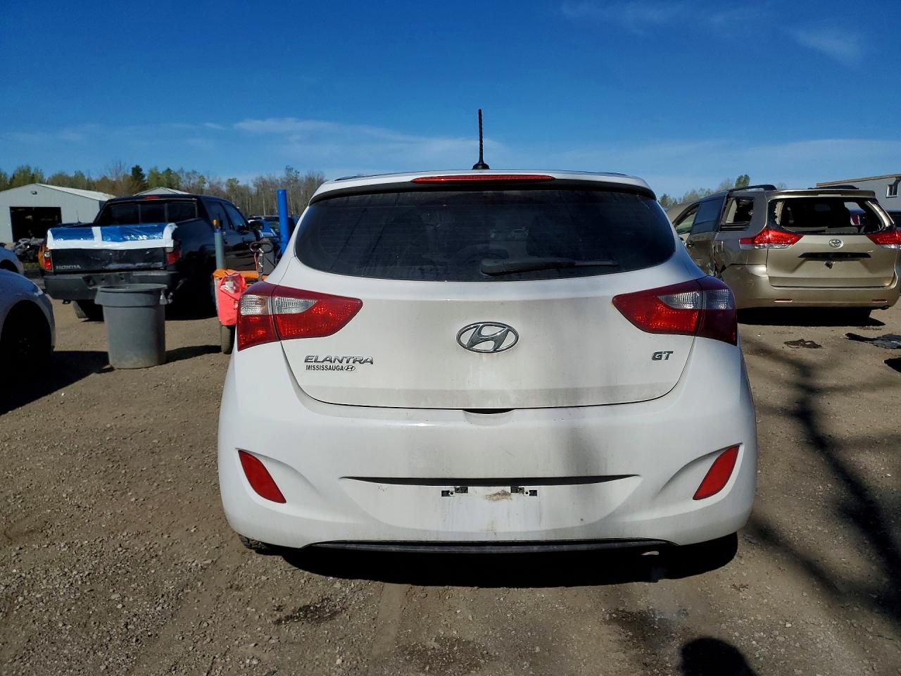 2016 HYUNDAI ELANTRA GT BASE photo 11