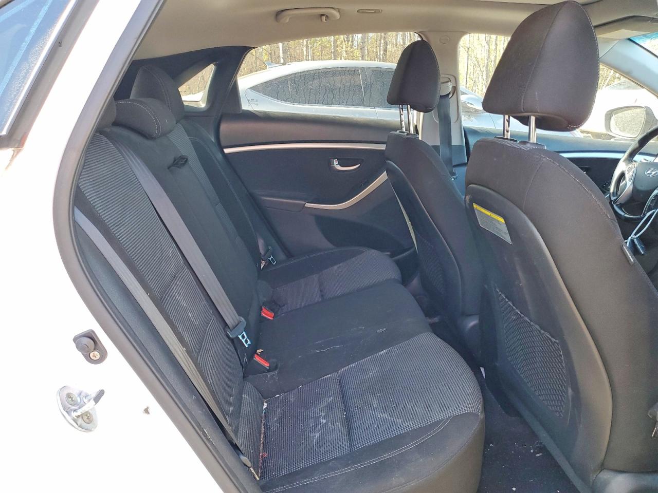 2016 HYUNDAI ELANTRA GT BASE photo 19