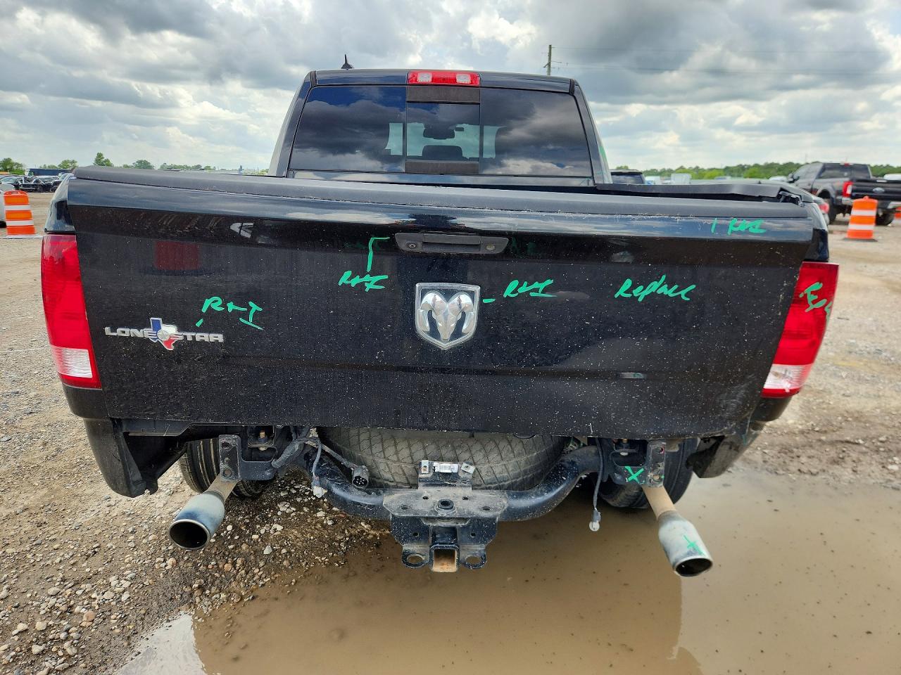 2016 RAM 1500 SLT photo 16