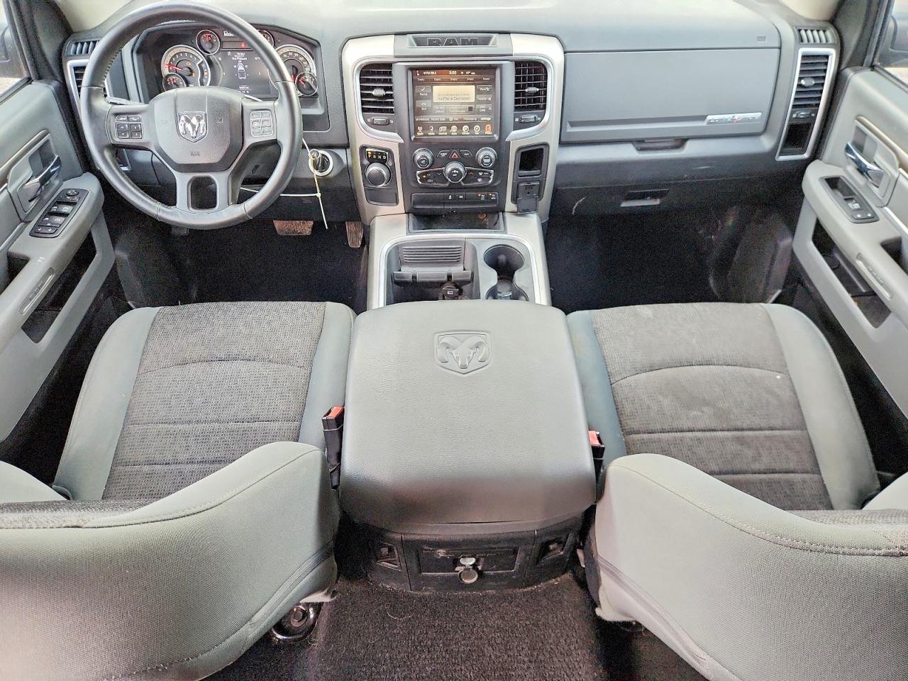 2016 RAM 1500 SLT photo 22