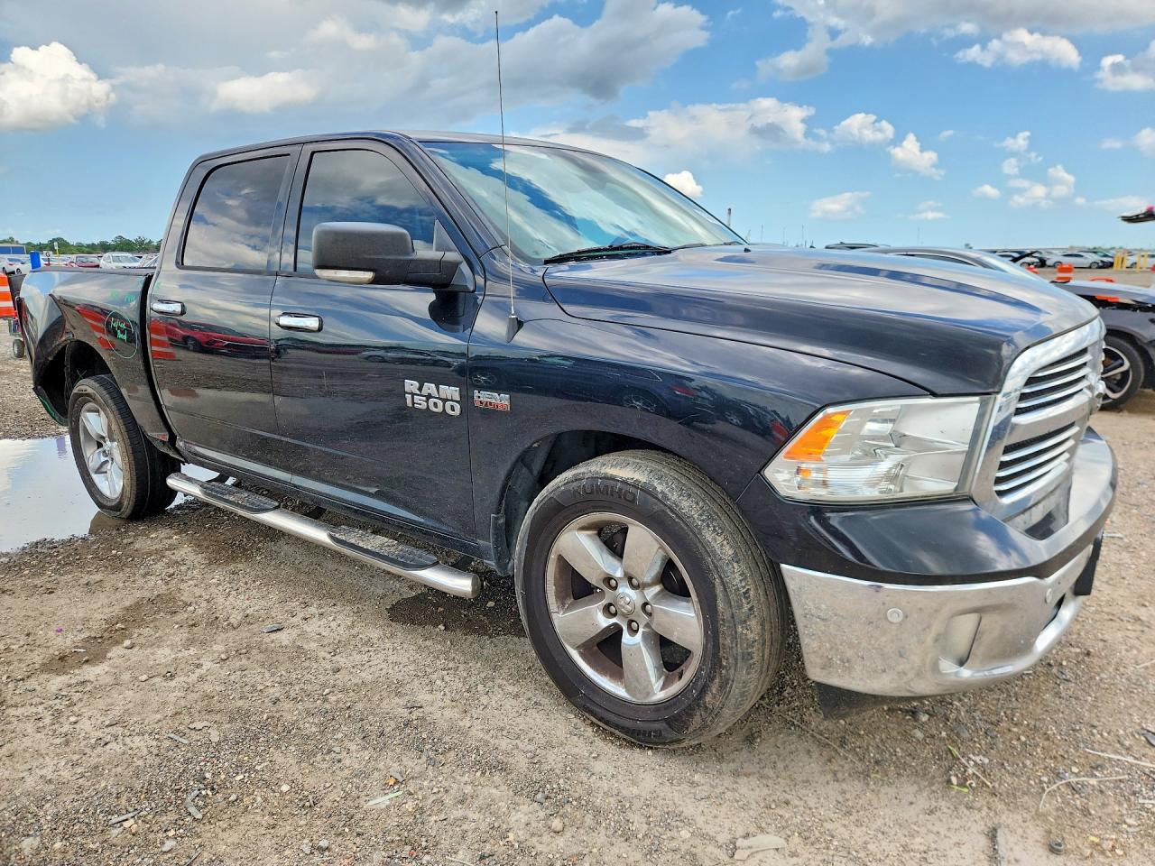 2016 RAM 1500 SLT photo 10