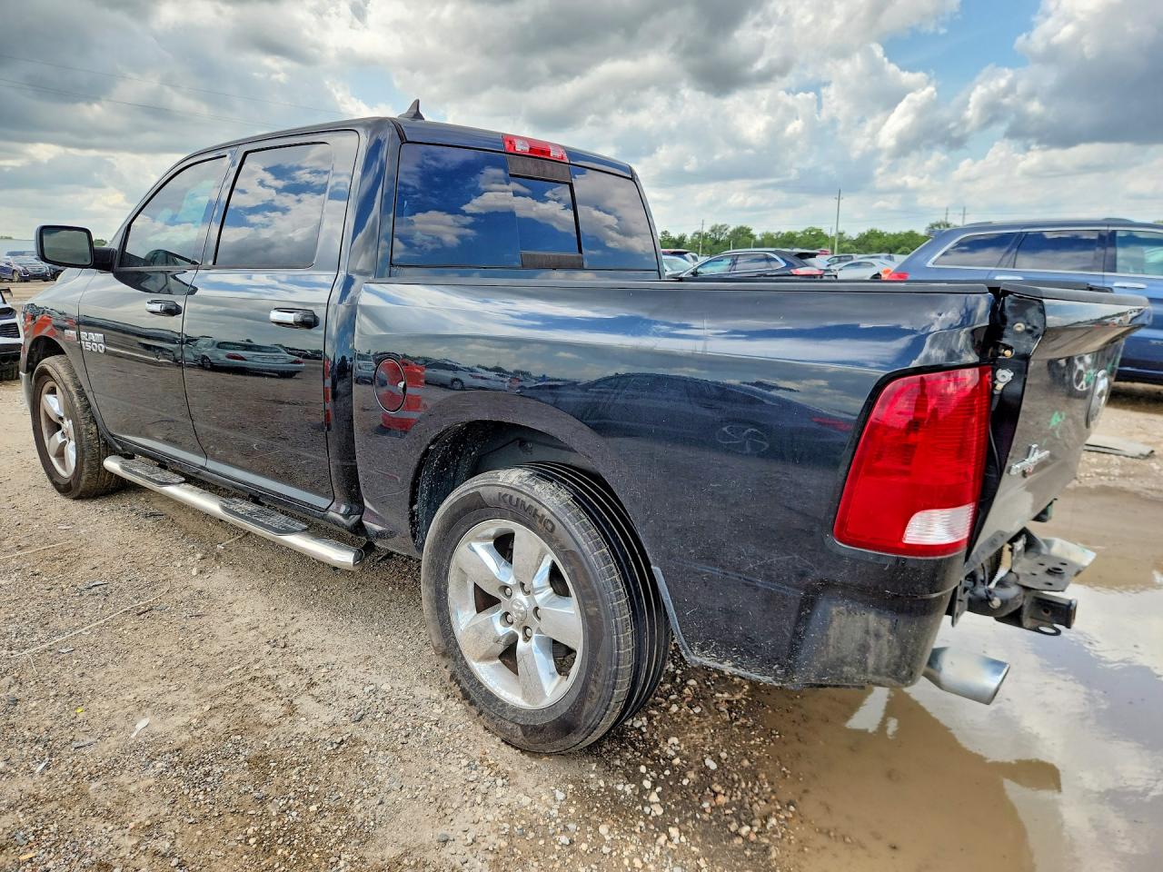 2016 RAM 1500 SLT photo 4