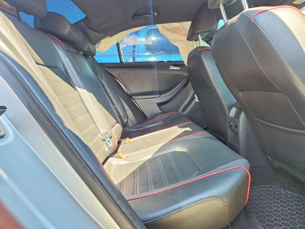 2014 VOLKSWAGEN JETTA GLI photo 10