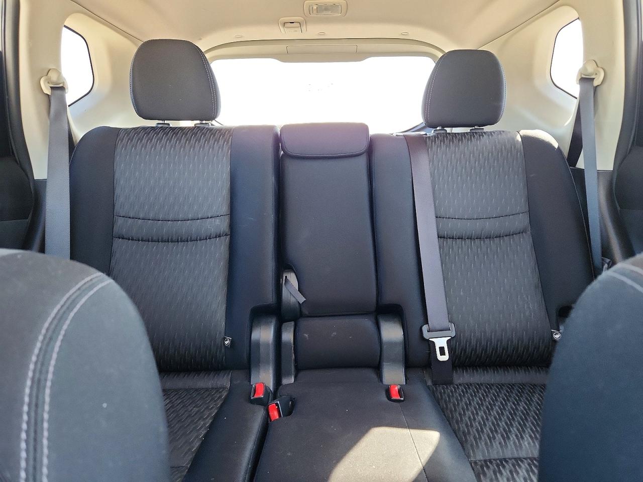 2017 NISSAN ROGUE SV photo 10