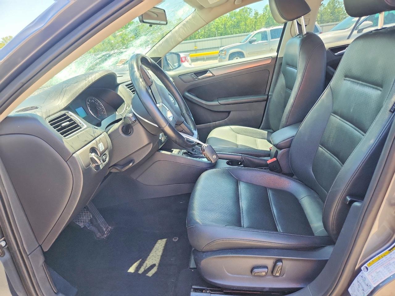 2014 VOLKSWAGEN JETTA TDI photo 19
