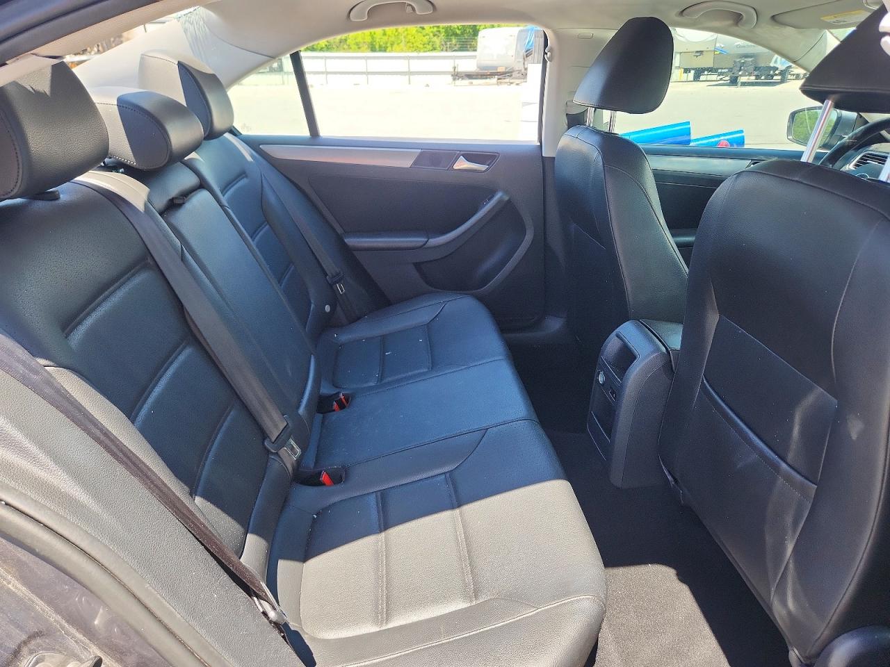 2014 VOLKSWAGEN JETTA TDI photo 28