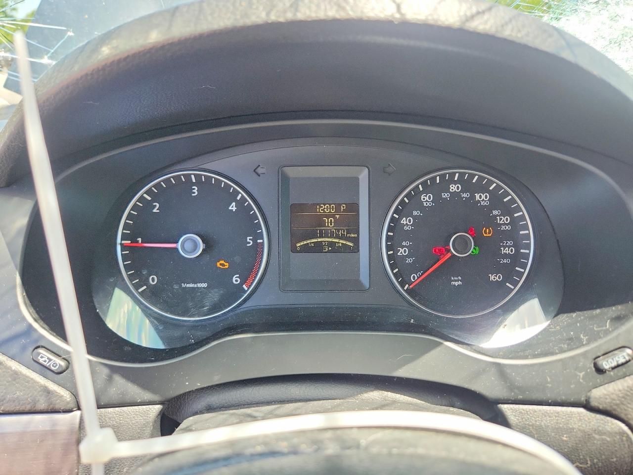 2014 VOLKSWAGEN JETTA TDI photo 25