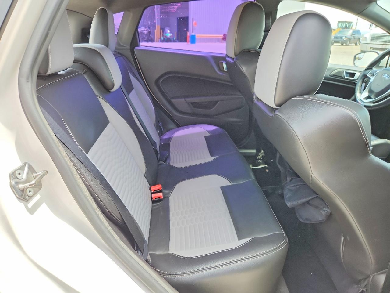 2016 FORD FIESTA ST photo 10