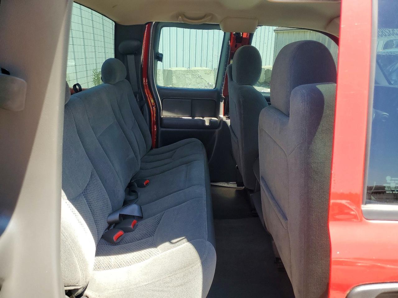 2004 CHEVROLET SILVERADO C1500 photo 19