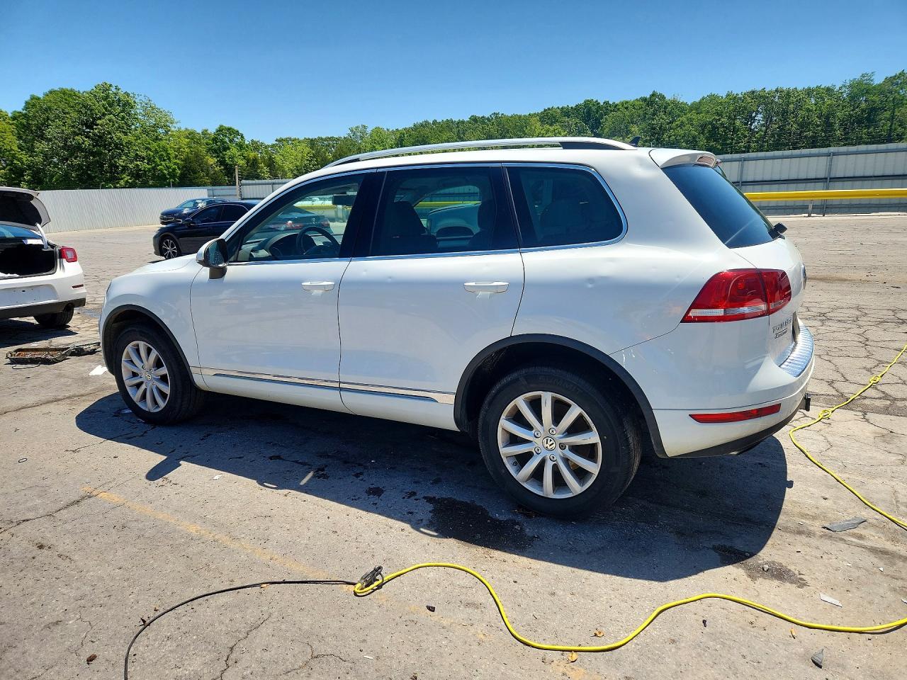 2012 VOLKSWAGEN TOUAREG V6 TDI photo 3
