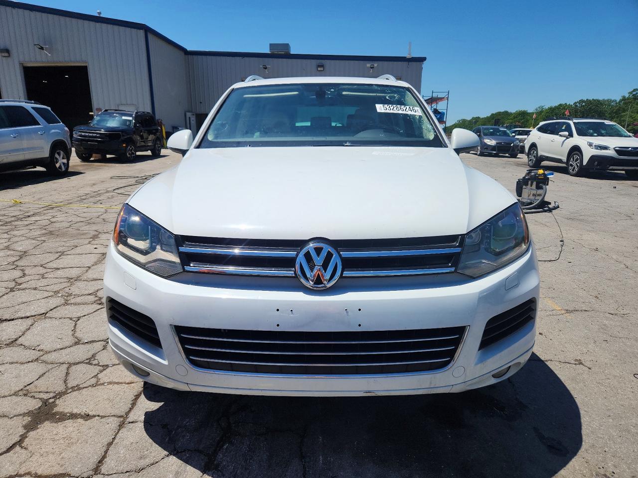 2012 VOLKSWAGEN TOUAREG V6 TDI photo 9