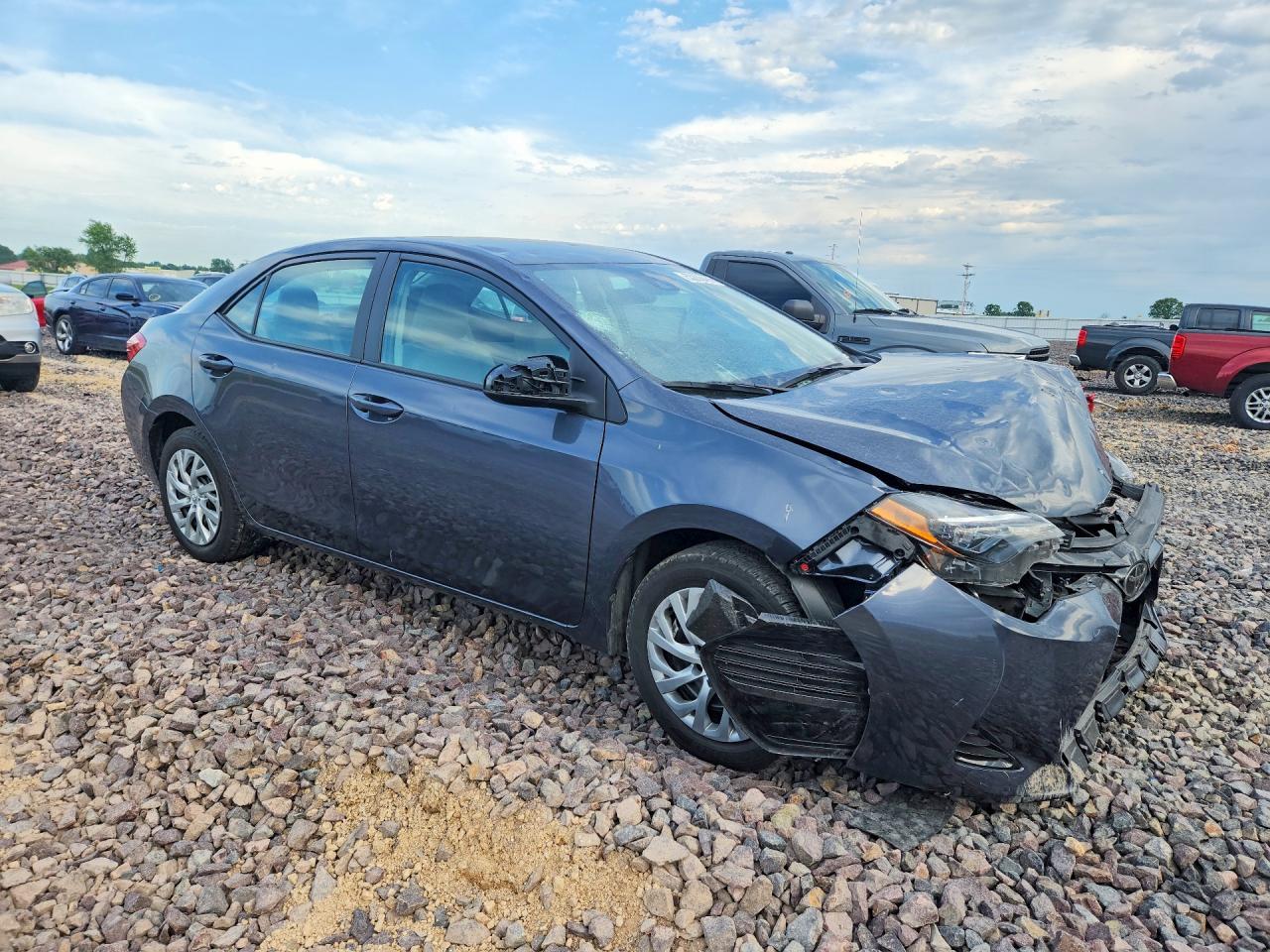 2018 TOYOTA COROLLA LE photo 10