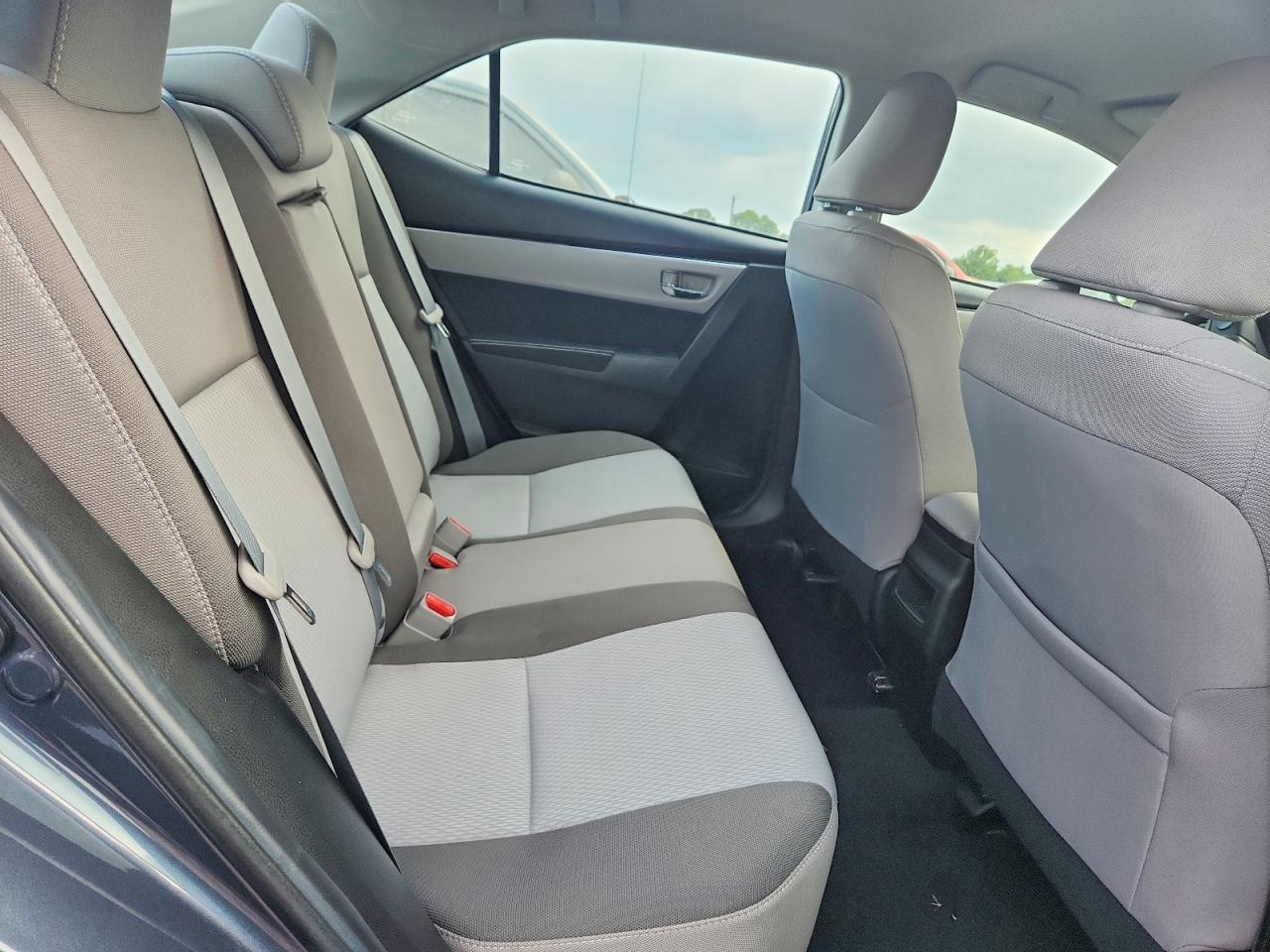 2018 TOYOTA COROLLA LE photo 28