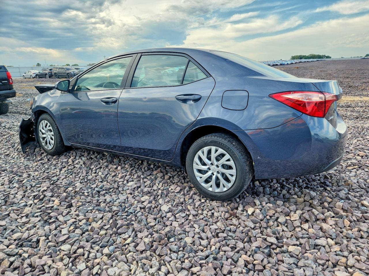 2018 TOYOTA COROLLA LE photo 4