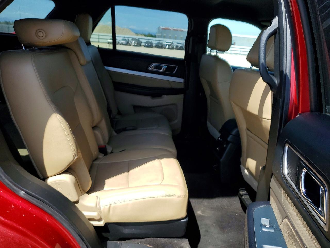 2016 FORD EXPLORER XLT photo 21