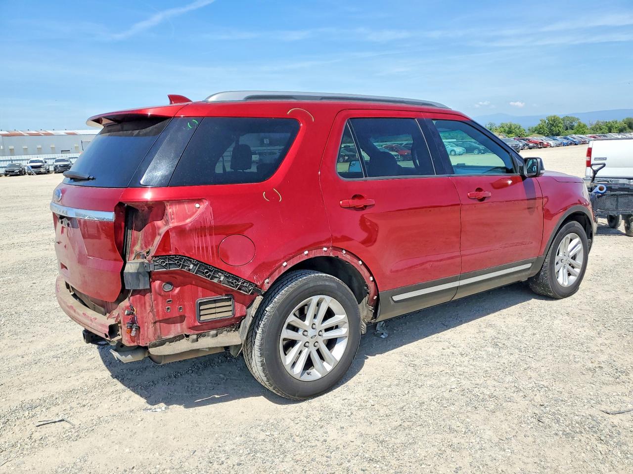 2016 FORD EXPLORER XLT photo 5