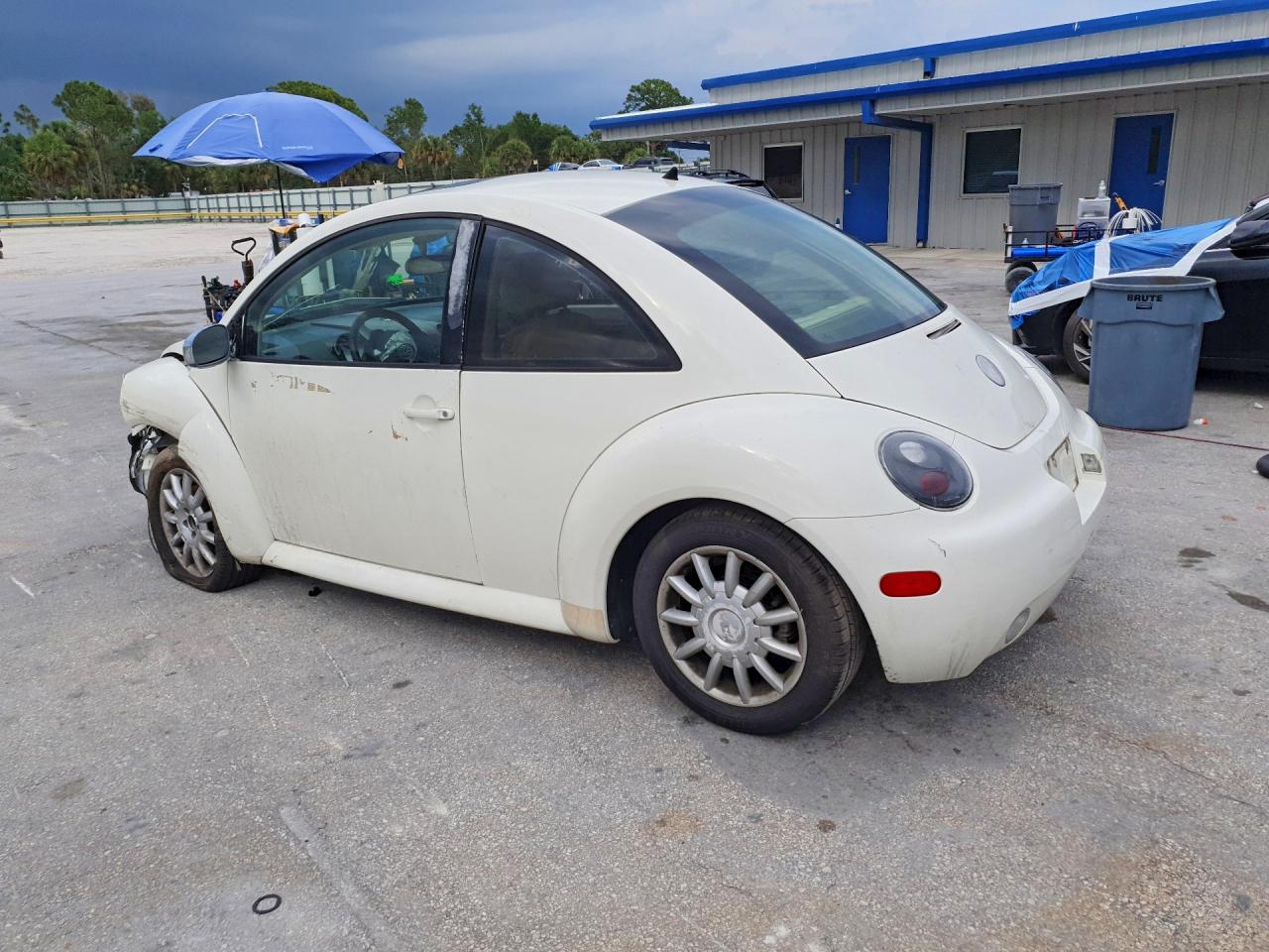 2005 VOLKSWAGEN NEW BEETLE GLS photo 4