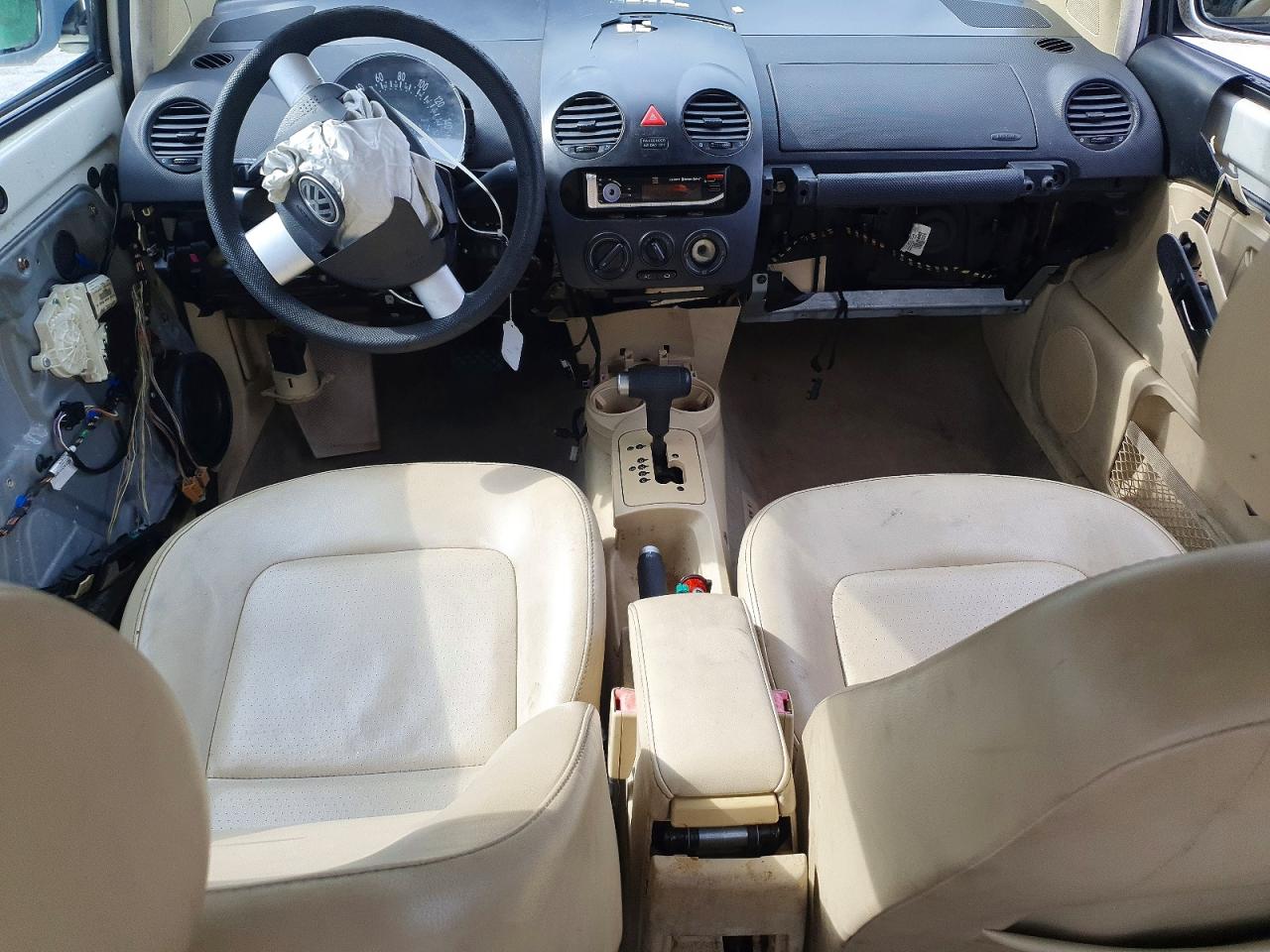 2005 VOLKSWAGEN NEW BEETLE GLS photo 22