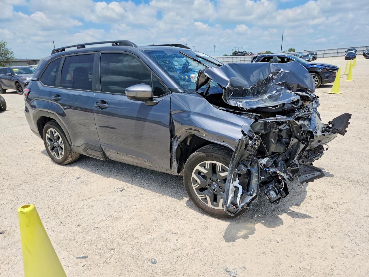 2025 SUBARU FORESTER PREMIUM photo 10
