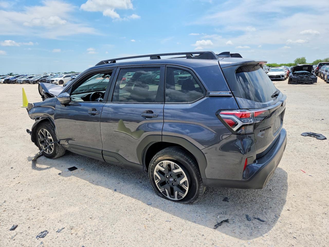 2025 SUBARU FORESTER PREMIUM photo 4