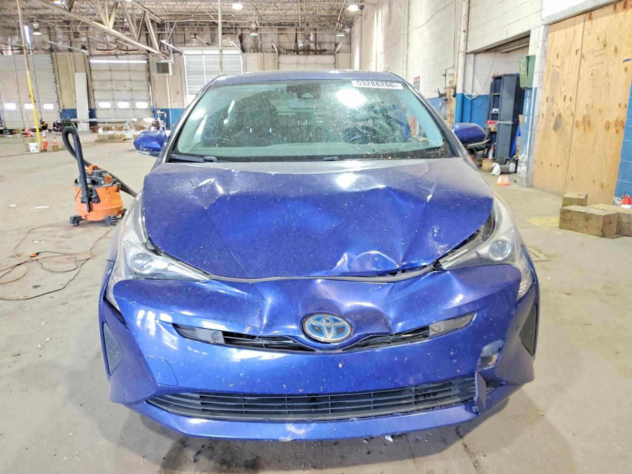 2017 TOYOTA PRIUS FOUR photo 5