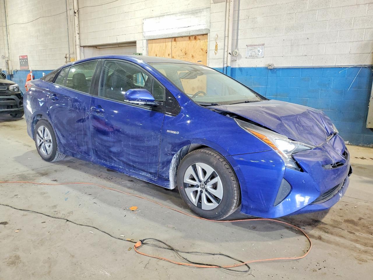 2017 TOYOTA PRIUS FOUR photo 4