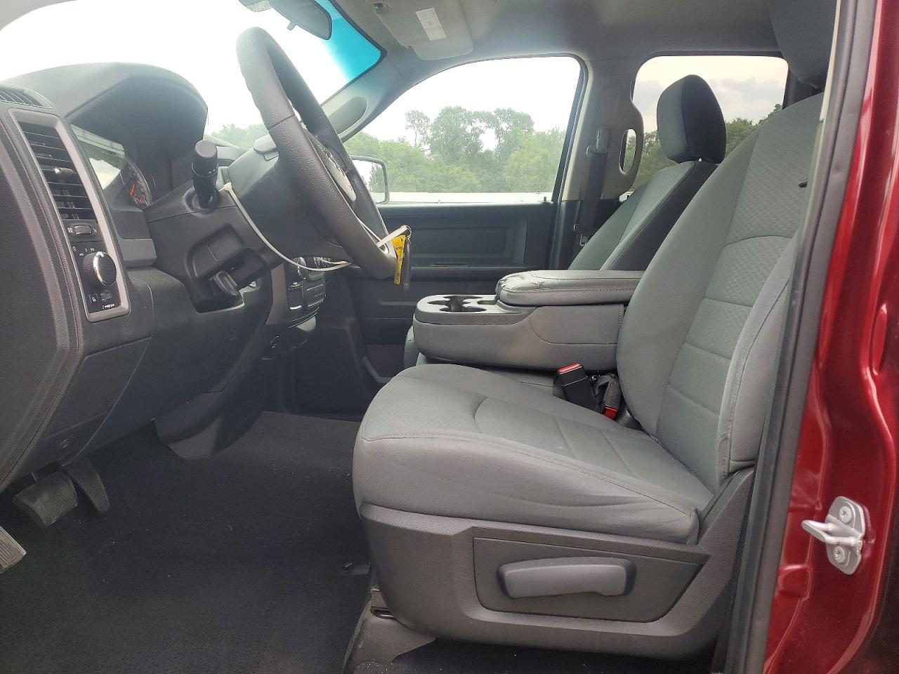 2018 RAM 1500 ST photo 13