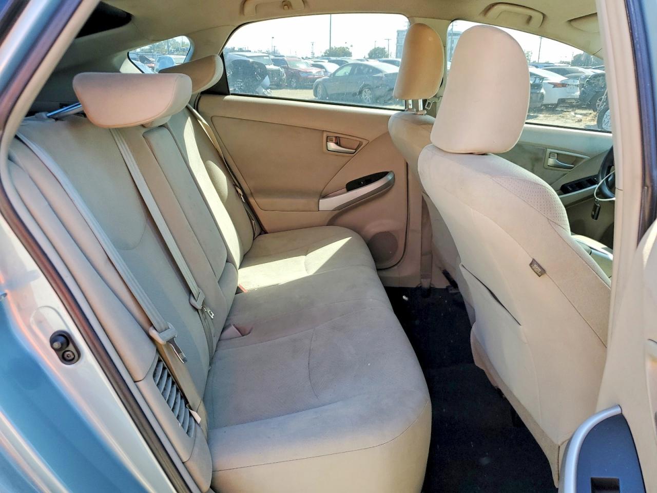 2014 TOYOTA PRIUS TWO photo 19