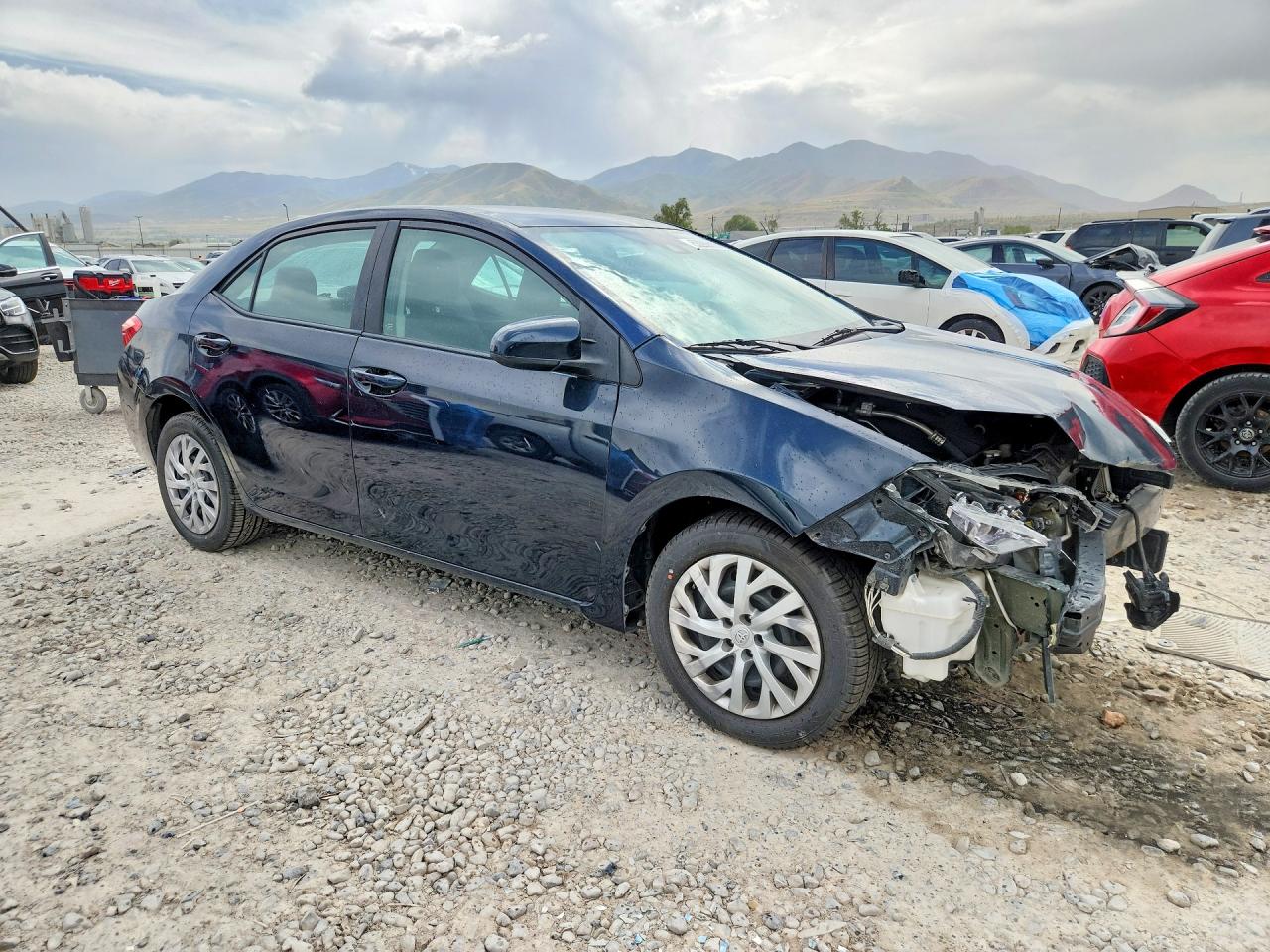 2018 TOYOTA COROLLA LE photo 4
