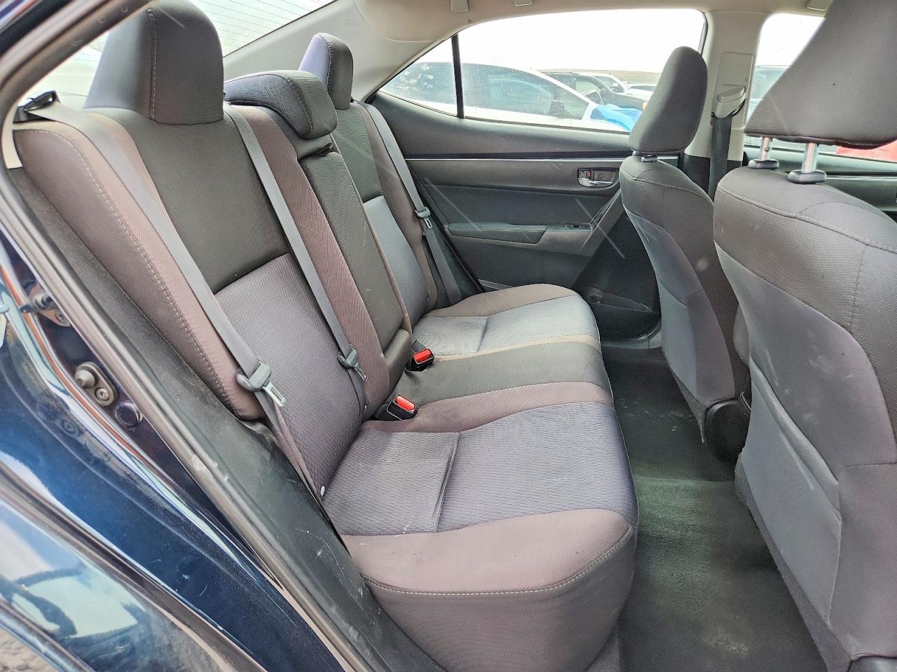 2018 TOYOTA COROLLA LE photo 10