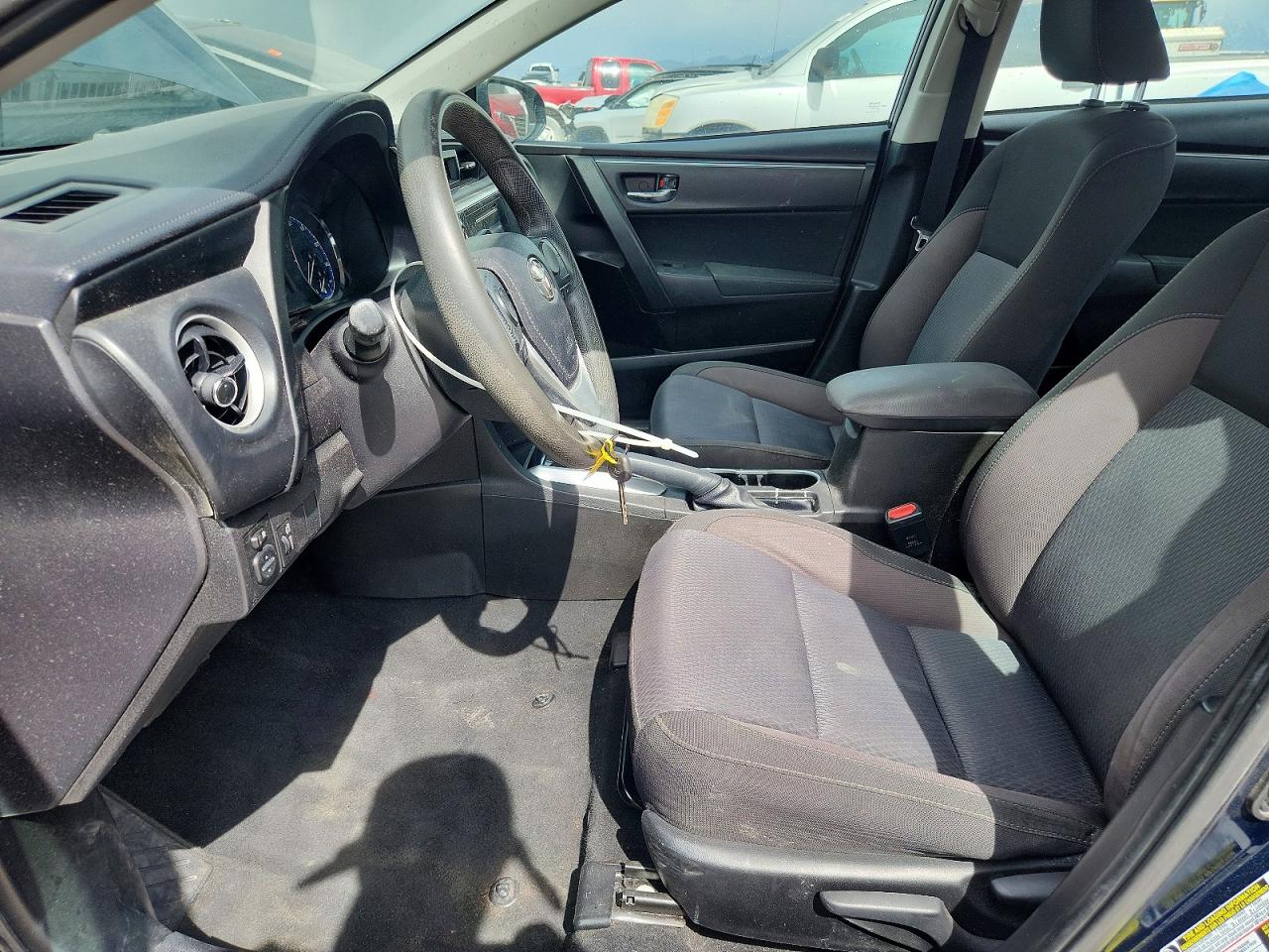 2018 TOYOTA COROLLA LE photo 7