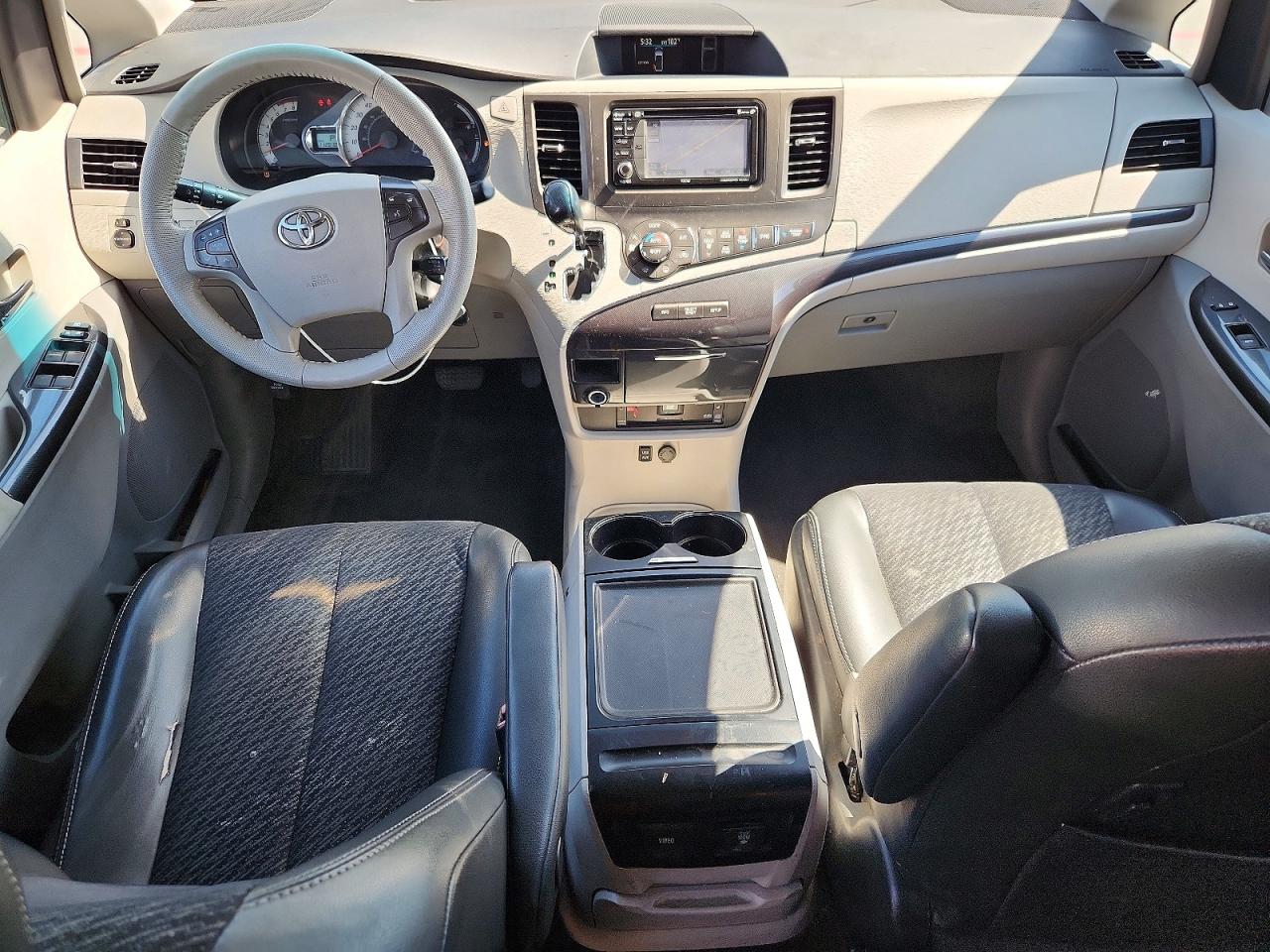 2014 TOYOTA SIENNA SPORT photo 8