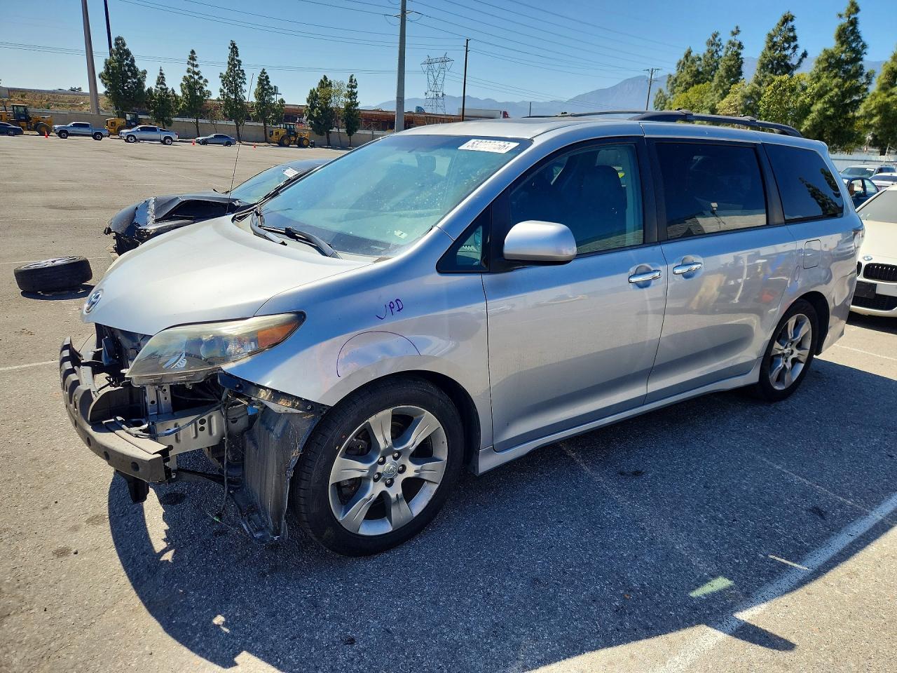2014 TOYOTA SIENNA