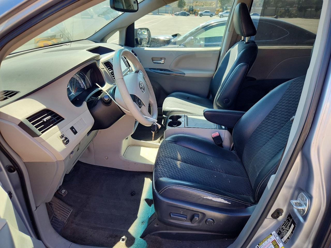 2014 TOYOTA SIENNA SPORT photo 7