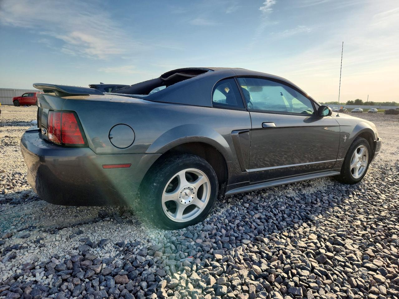 2003 FORD MUSTANG photo 3