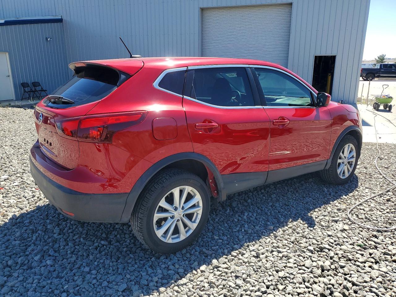 2018 NISSAN ROGUE SPORT S photo 5