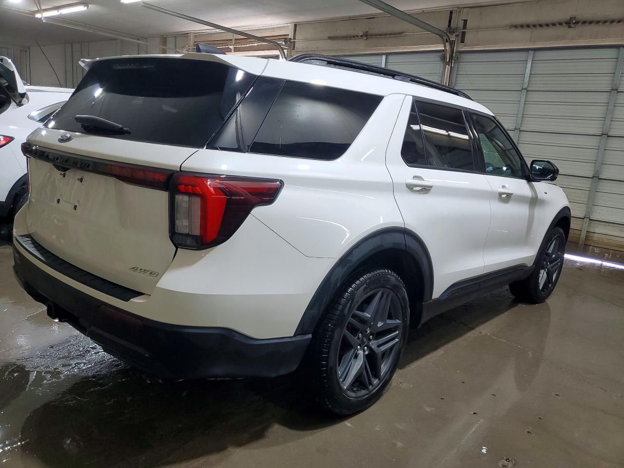 2025 FORD EXPLORER ST-LINE photo 7