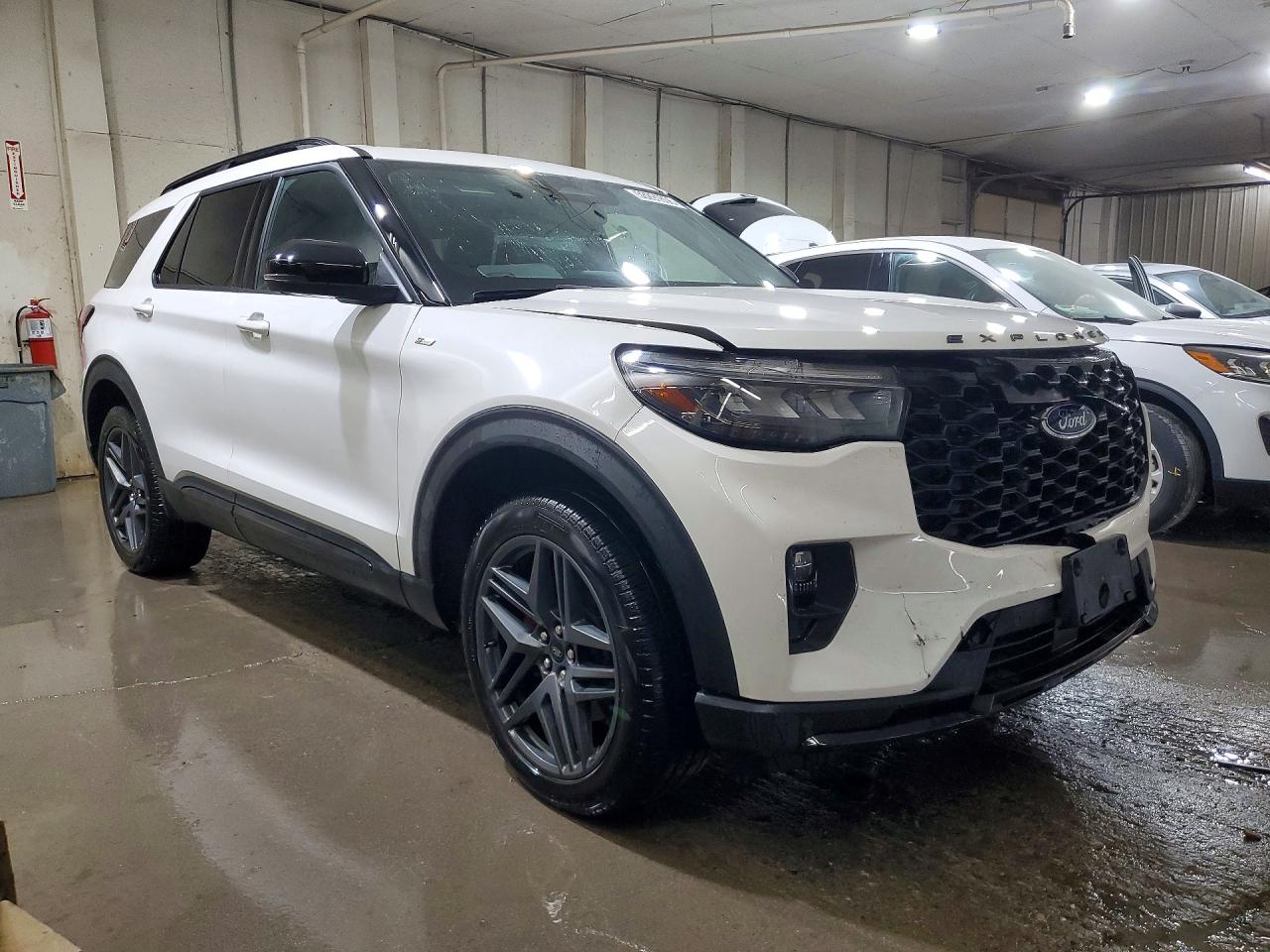2025 FORD EXPLORER ST-LINE photo 10
