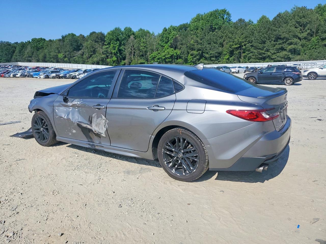 2025 TOYOTA CAMRY SE photo 4