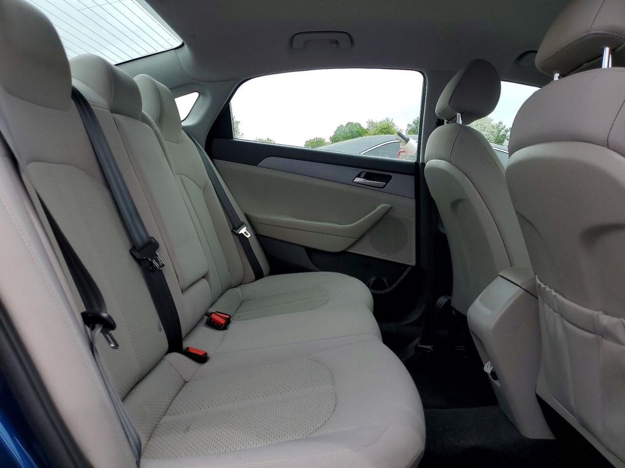2018 HYUNDAI SONATA SE photo 10